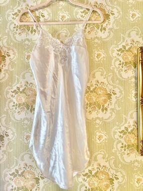 Vintage Intimo Amore Satin Slip XS White Lace Nightgown Sears Lingerie